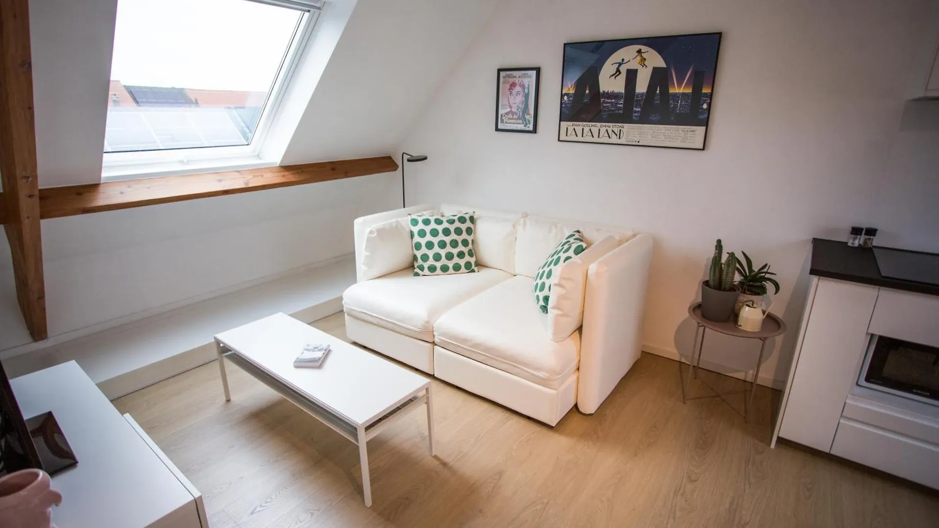 Lovely & Stylish Accommodations At P36 Gent, Near The Center Bélgica