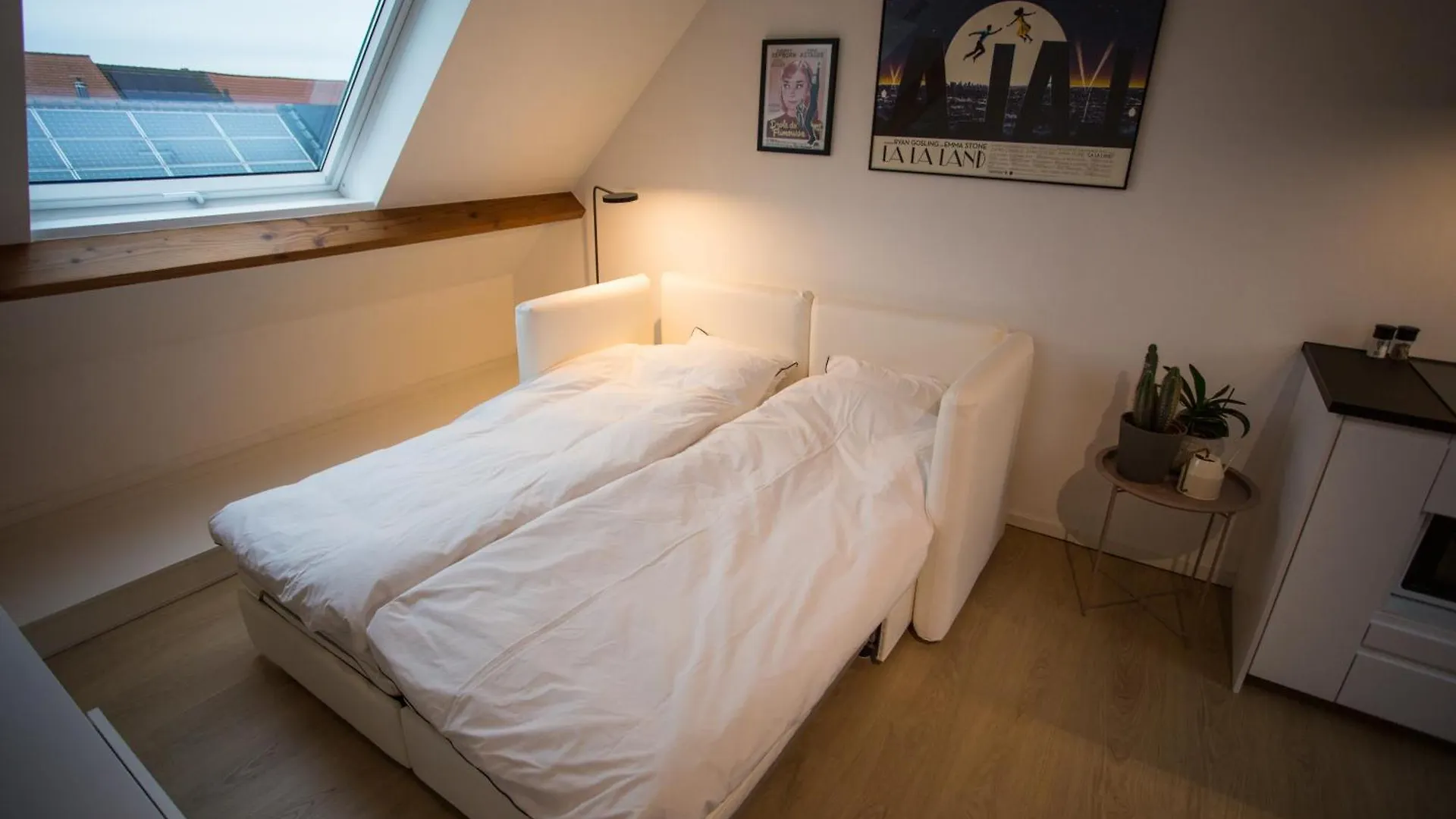 Lovely & Stylish Accommodations At P36 Gent, Near The Center Apartment Gent